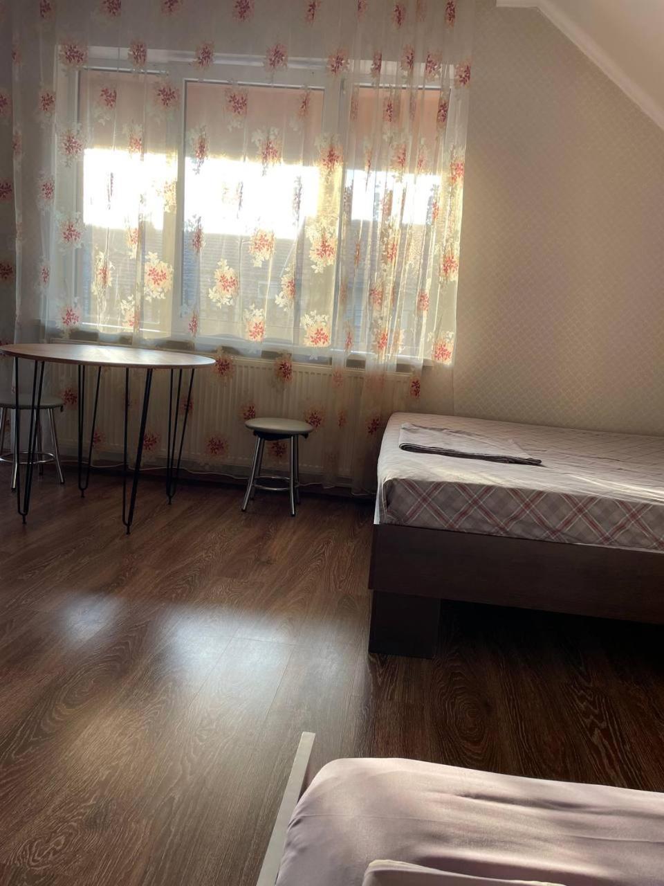 Vip Hostel ムカチェヴォ エクステリア 写真